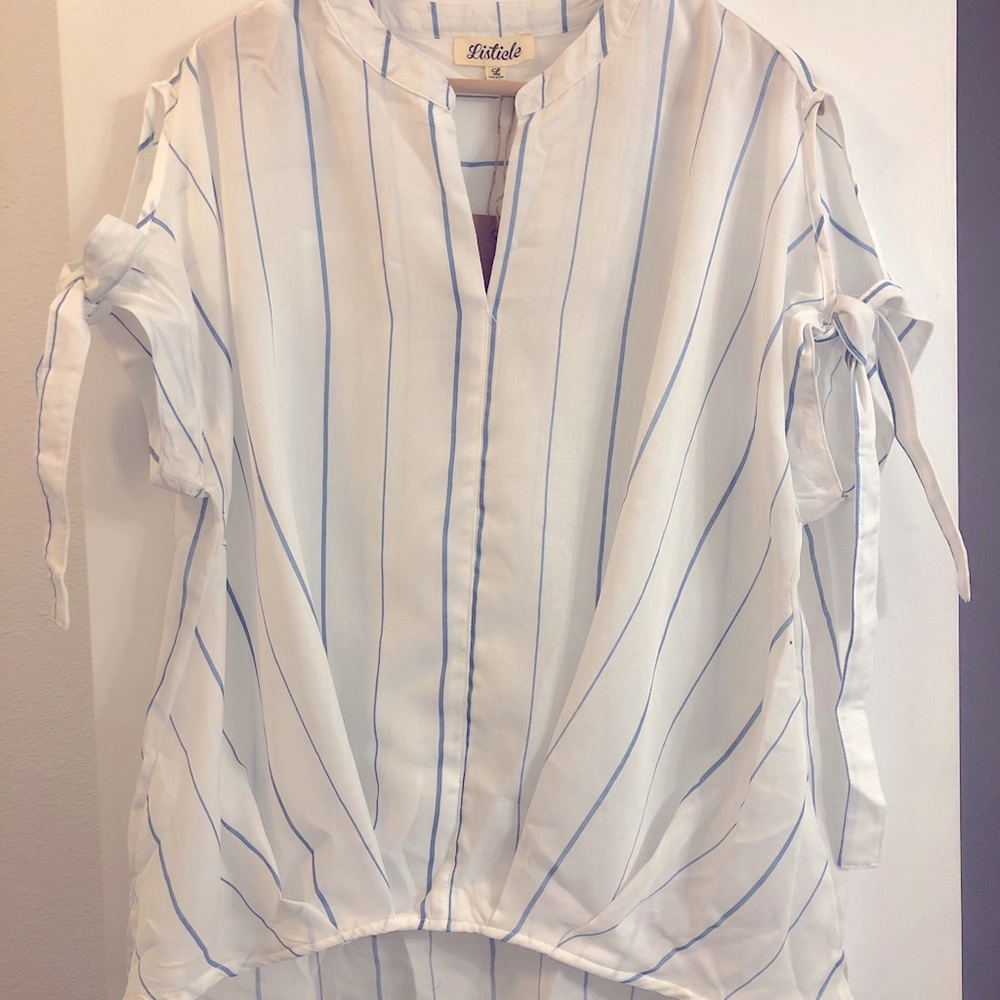 Pullover top - NWT